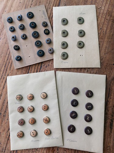 Anciens boutons bois - , ou