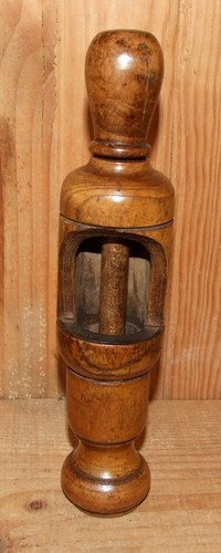 Bouchonneuse ancienne bois - bouchonneuse,