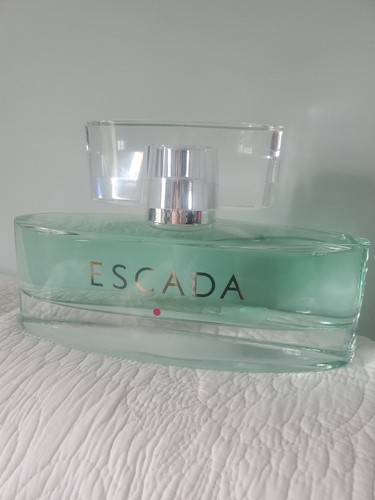 Factice geant escada - factice,
