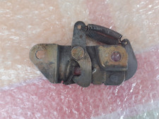 Crochet serrure capot moteur