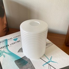 Tulipe en verre opaline blanc