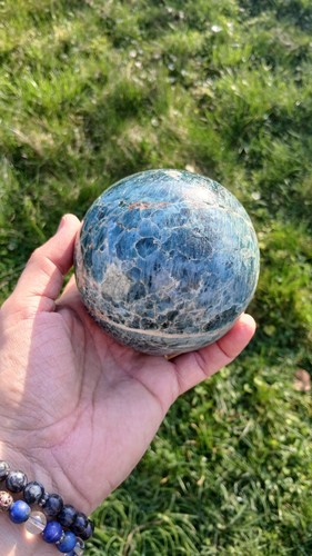 Apatite bleue forme sphère - bleue,