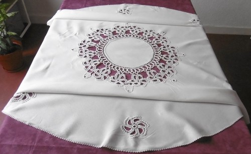 Nappe vintage entourée - , de