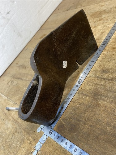 Hache outil ancien en - hache, ancien,