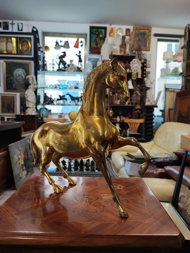 Belle sculpture cheval - de, en