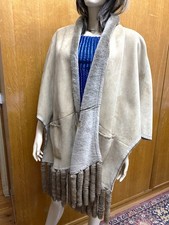 cape mouton retourné+ fourrure