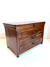 MAGNIFIQUE COMMODE DE POUPÉE