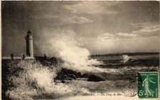 Old postcard AK CANNES - Un Coup de Mer (514167)