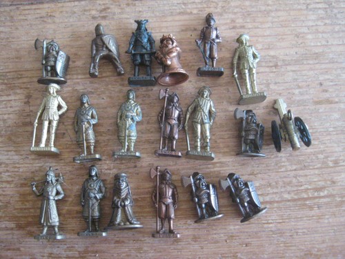 Figurines kinder metal x19 - ", "