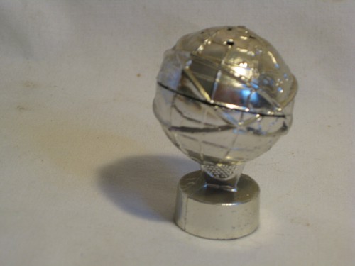 Vintage f souvenir globe - n.y.w.f,