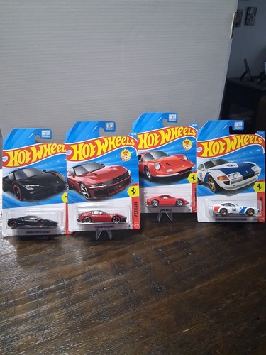 Hot wheels ferrari - hot,