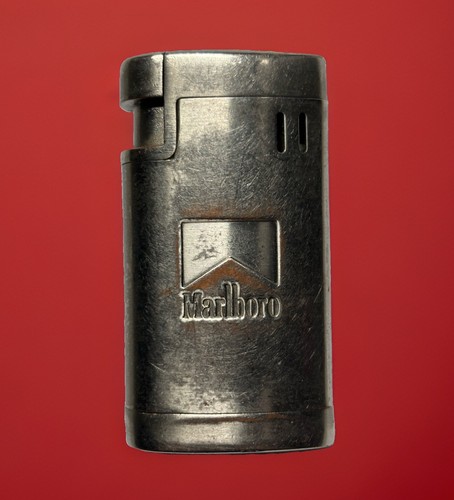 Briquet gaz rechargeable - à,
