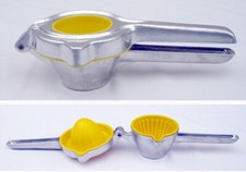 CITRUS PRESS - U - KITCHEN - ANTIQUE - VINTAGE 70'/80'