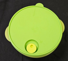 Tupperware Crystal Wave Round