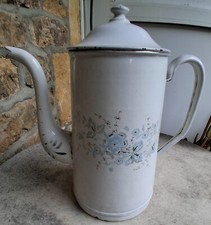 Cafetière ancienne en tôle émaillée  blanche fleurs bleues