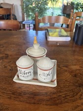 Serviteur de bistrot poivre sel moutarde