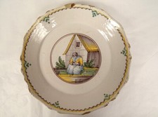 Assiette faïence Nevers femme