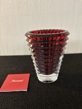 Vases eye oval rouge en cristal de Baccarat h : 14.5 cm