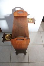 Vintage 1960/70 Rare Porte Revues  en bois massif avec cendriers intégrés