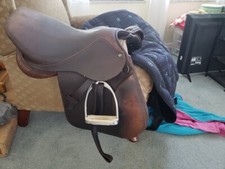 Henri De Rivel Advantage Close Contact Saddle 16.5in 