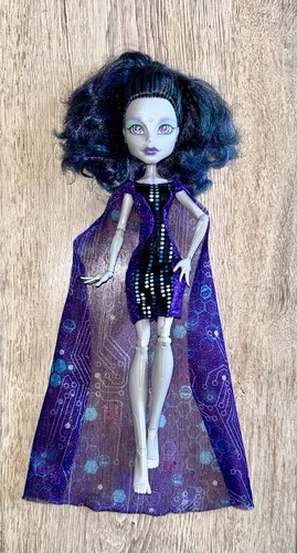 Poupée monster high - poupée, elle