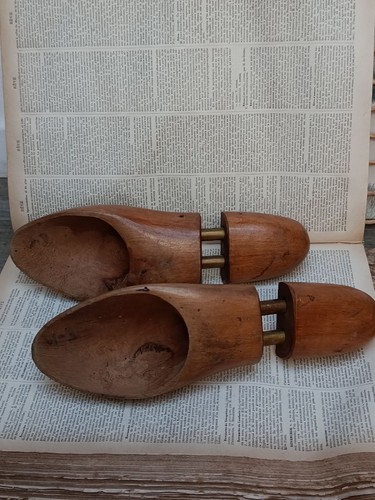 Embauchoirs chaussures anciens