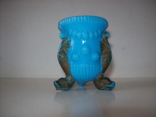 Ancien vase tripode opaline - en,