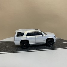 2020 Matchbox City Adventure II 2015 Cadillac Escalade SUV White Metallic 1:64 