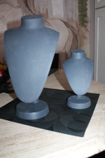 2 présentoirs à colliers bijouterie autre décoration