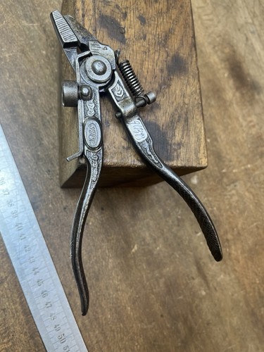 Pince avoyer outils - à, anciens
