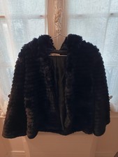 manteau court fausse fourrure