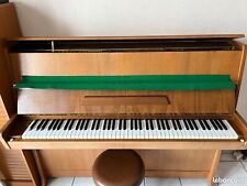 pianio droit petrof de 1976 en