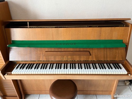 Pianio droit petrof 1976 - pianio, de