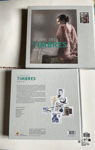 Livre des timbres - livre, vide