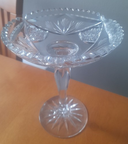 Cendriller sur pied bowl - sur, a