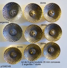 lot de  9 Gros BOUTONS