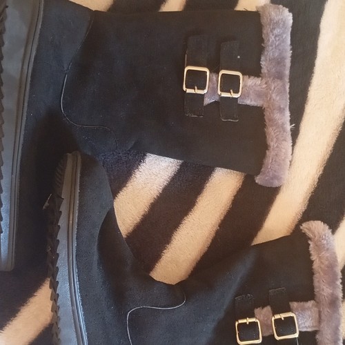 Toute neuve bottes - toute,