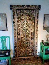 Portes indiennes anciennes polychrome et dorures en excellent état 