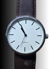 Montre quartz minimaliste –