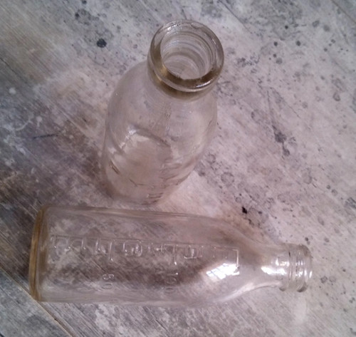 Deux biberons anciens verre - en,