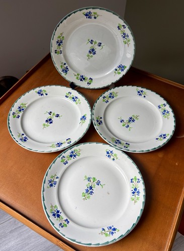 Ensemble assiettes à - 4,