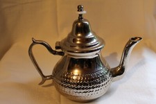 THEIERE MAROCAINE METAL ARGENTE COLLECTOR COLLECTION DECORATION VINTAGE  
