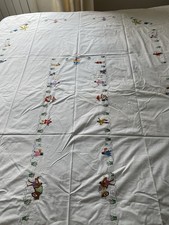 Nappe vintage broderie