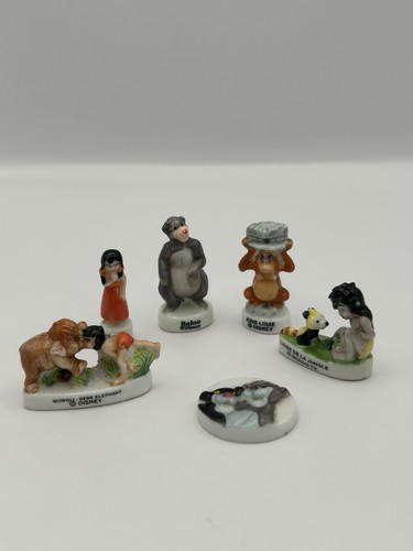 R944 lot fèves disney - lot,