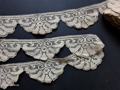 Volant dentelle ancienne aux - ancienne,