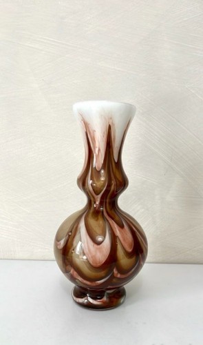 Vintage 1970s brown and white - and,