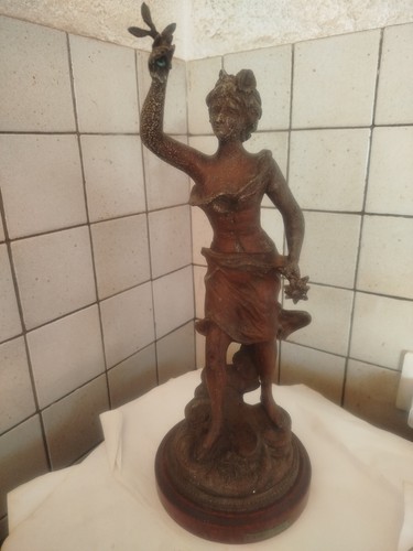 Statue regule jeune femme - statue,