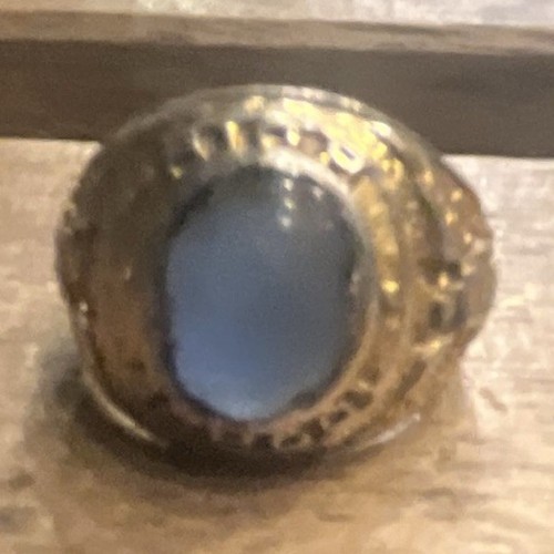 Bague chevalière avec - , pierre