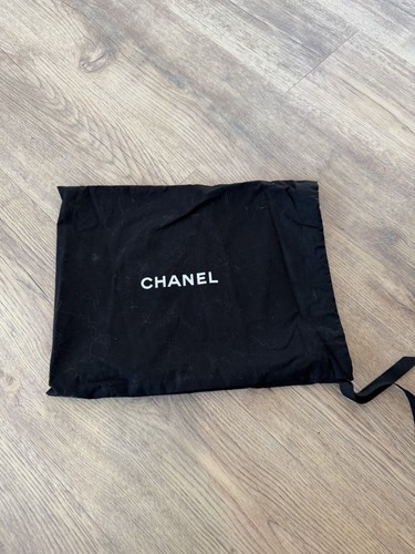 Chanel sac anti poussière - chanel, anti-poussière