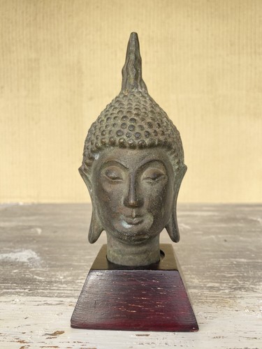 Ancienne tête bouddha - tête, en